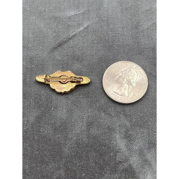 VTG Fighting Lion Pin Gold Tone - Picture 3 of 3